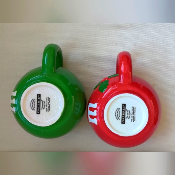 M&M's Red and Green Holiday Character Mug Set New Condition - Picture 4 of 9